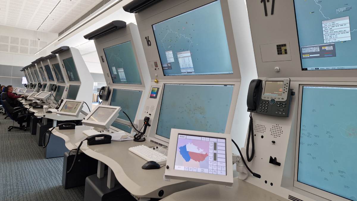 Air traffic controller 